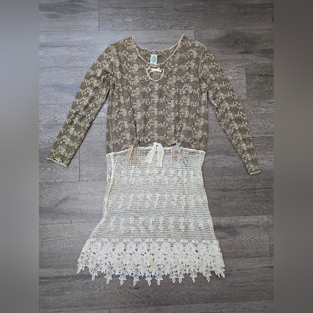 Vintage Gracie Collection Tunic Lace Crochet Textured Mesh Ribbon Buttons
